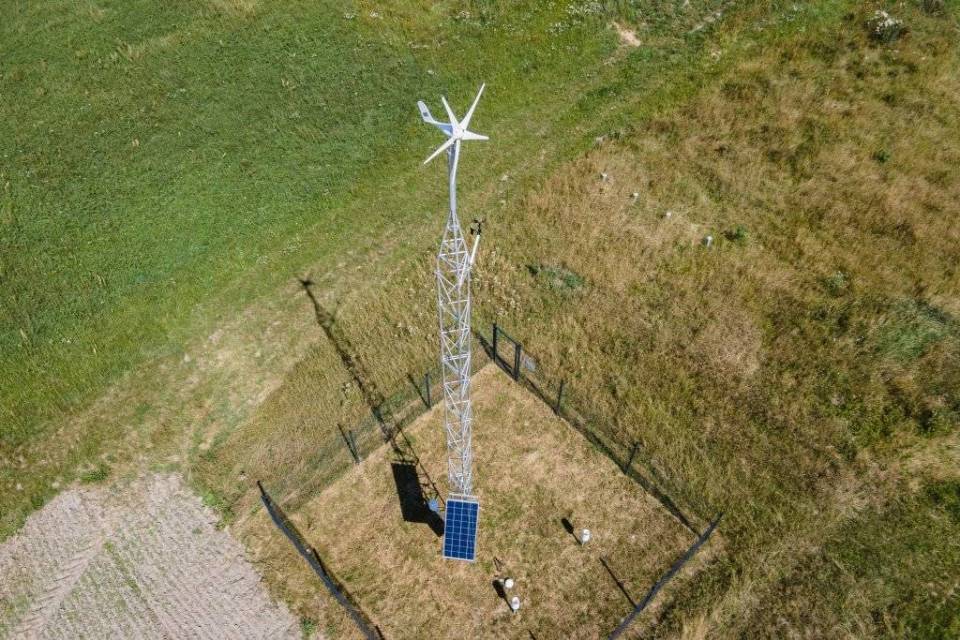 1,3 mln zł na walkę z suszą. Rusza montaż stacji meteorologicznych w 13 gminach Łódzkiego [Foto]